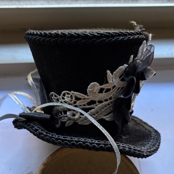 Mini Skeleton Goth Black Cocktail Fascinator Top Hat - Picture 7 of 9